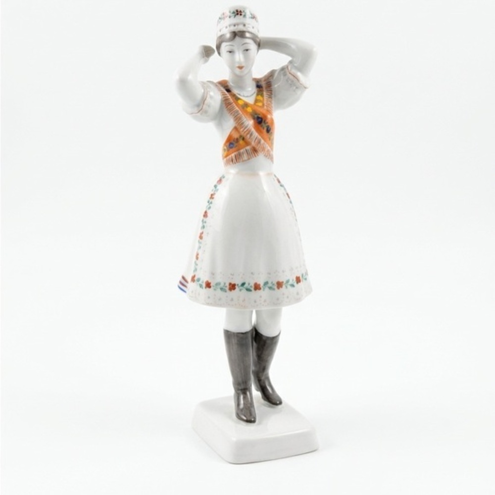 Vintage Hollohaza Porcelain Figurine: Hand-Painted Hungarian Folk Dancer